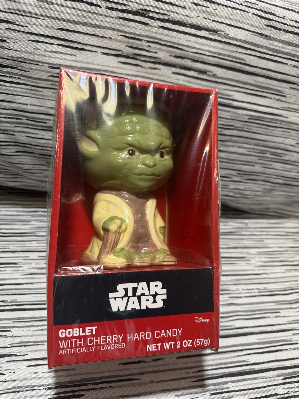 2013 Star Wars Yoda Goblet Candy Holder - Green & Red